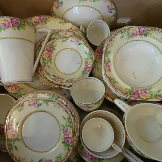 WEDGWOOD DINNER SERVICE (TEAPOT AF)