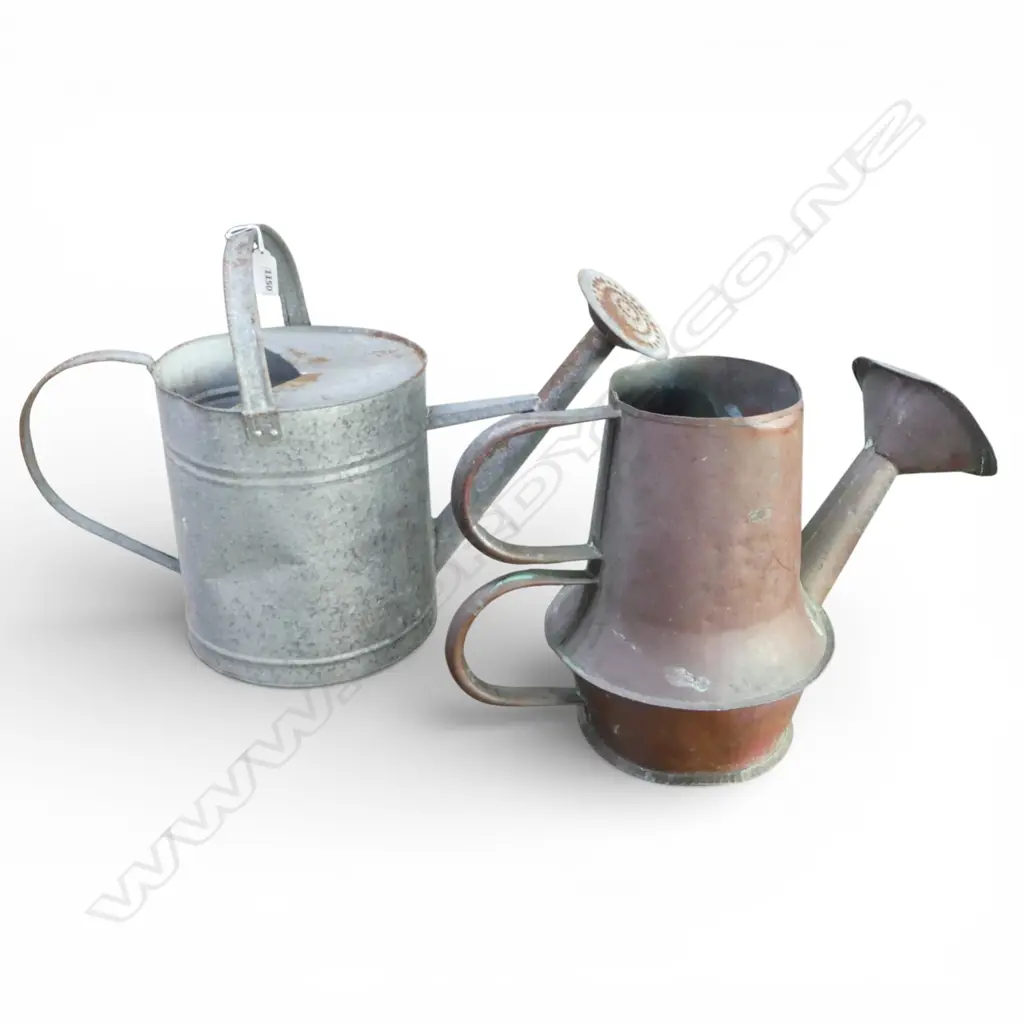 2 METAL WATERING CANS H.340mm Image 1++