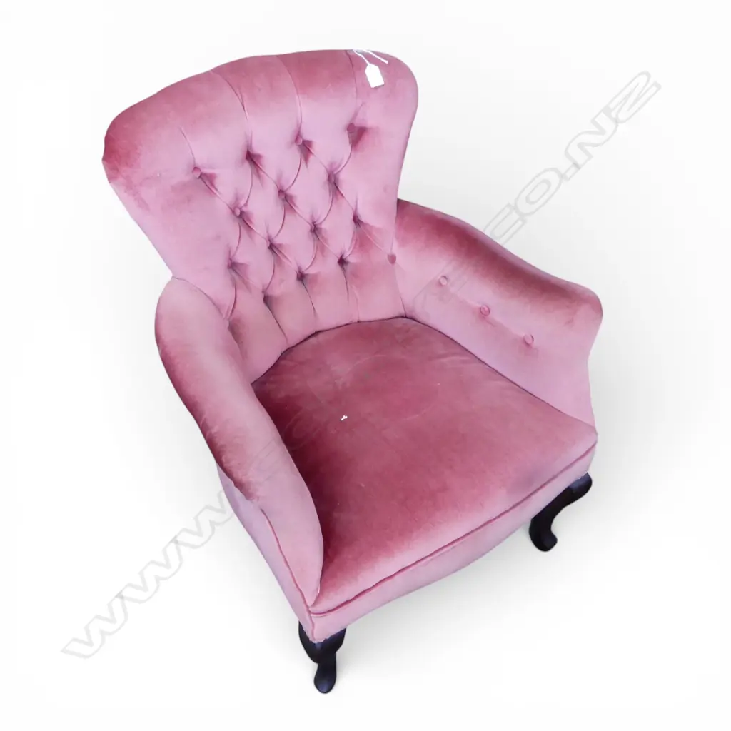 Early 20thC pink velvet button back parlour chair. Image 1++