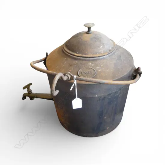 LARGE COLONIAL LIDDED CASTIRON SWING HANDLE FIRE COOKING POT WITH TAP H470MM