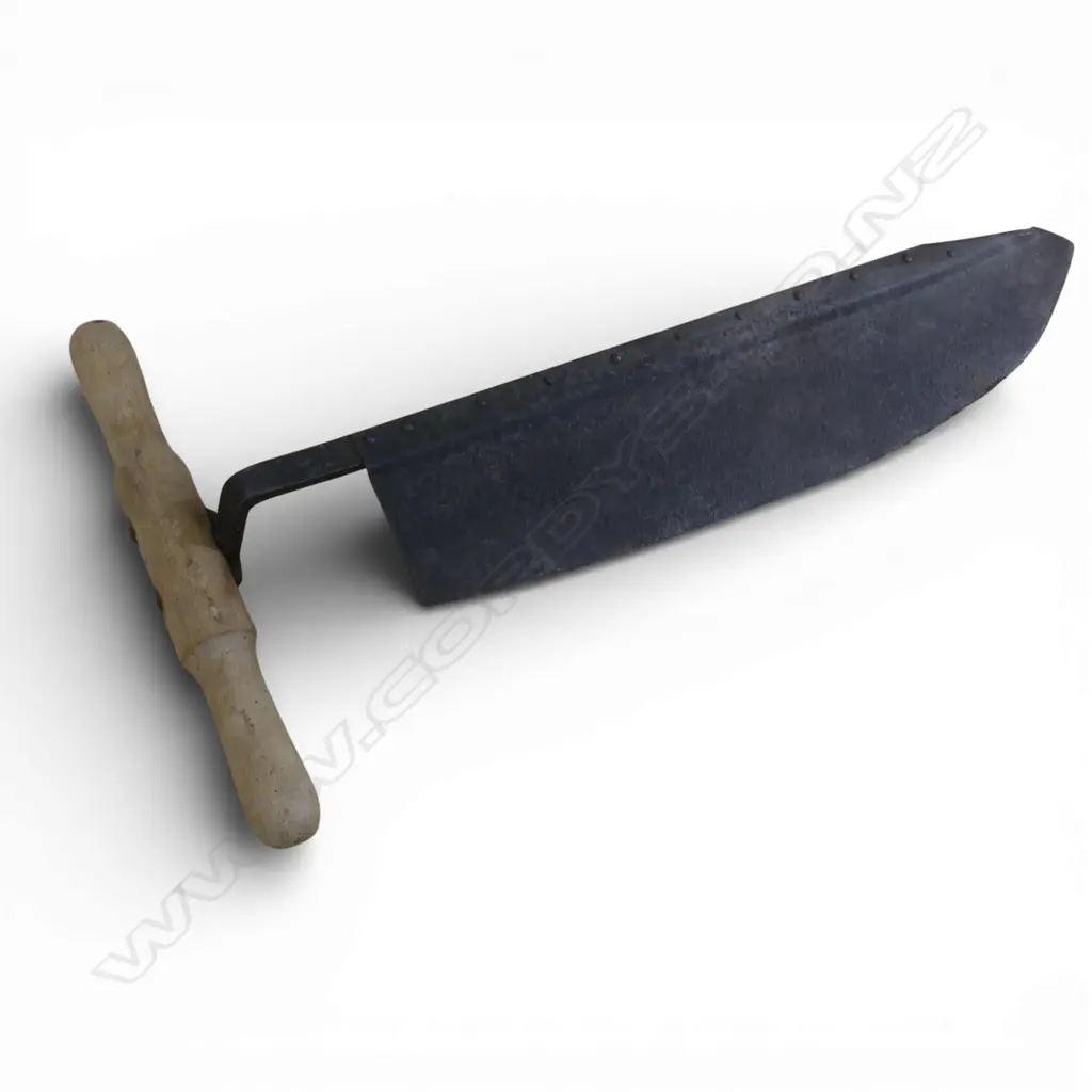 VINTAGE AGRICULTURAL HAY KNIFE elm handle L.745mm Image 1++