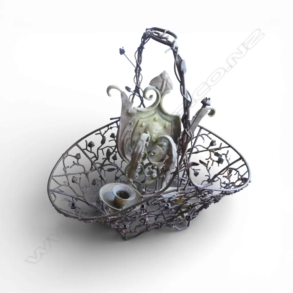 METAL WIRE BASKET H.440mm + SCONCE Image 1++
