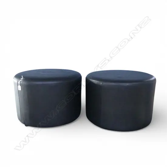 PR BLACK VINYL FOOT RESTS / POUFS H.370mm, 530mm dia
