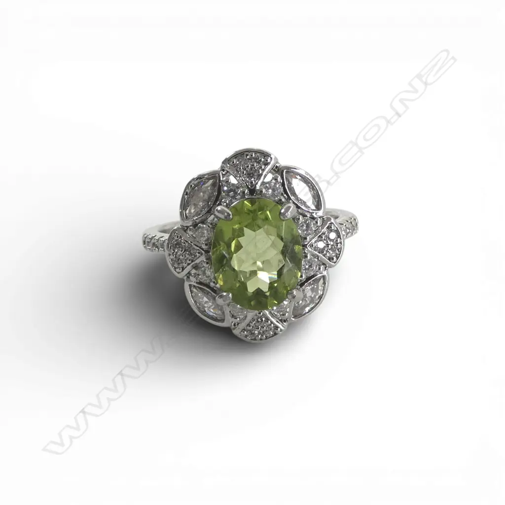 PERIDOT COSTUME RING (2.5cts) SIZE S1/2 Image 1++