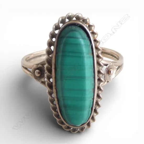 9ct GOLD & MALACHITE RING, 2.45gm SIZE P