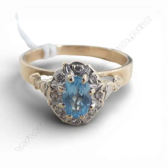 9ct GOLD, BLUE TOPAZ STONE & DIAMOND CLUSTER RING 2.52gms SIZE O