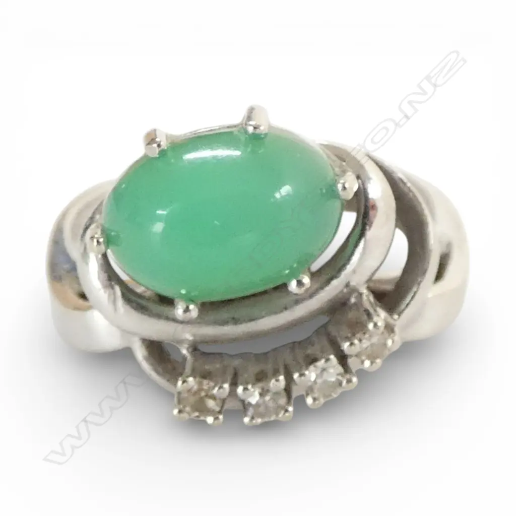 14CT WHITE GOLD CHRYSOPRASE AND DIAMOND RING 5.68gm SIZE P Image 1++