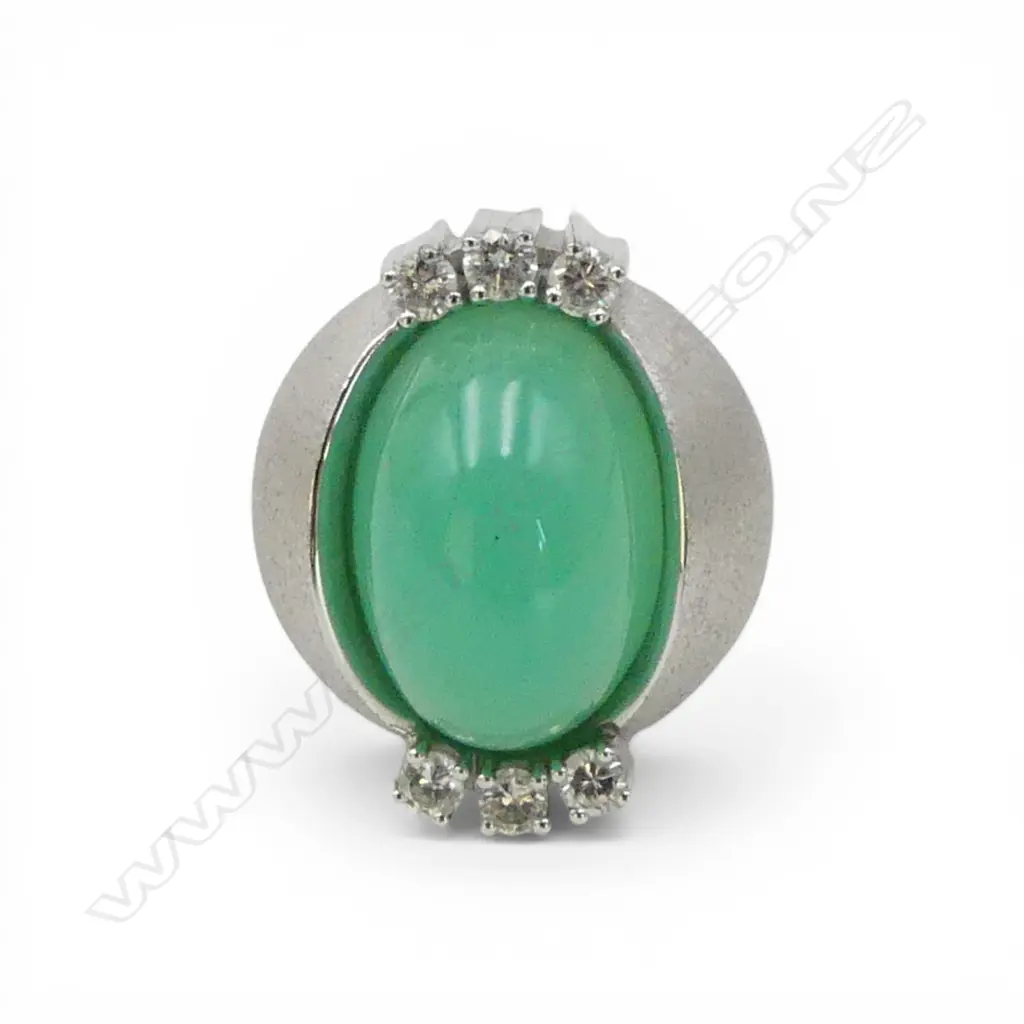 14CT WHITE GOLD DIAMOND AND CHRYSOPRASE RING 10.09gms SIZE O Image 1++