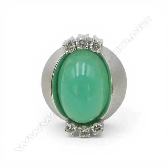 14CT WHITE GOLD DIAMOND AND CHRYSOPRASE RING 10.09gms SIZE O