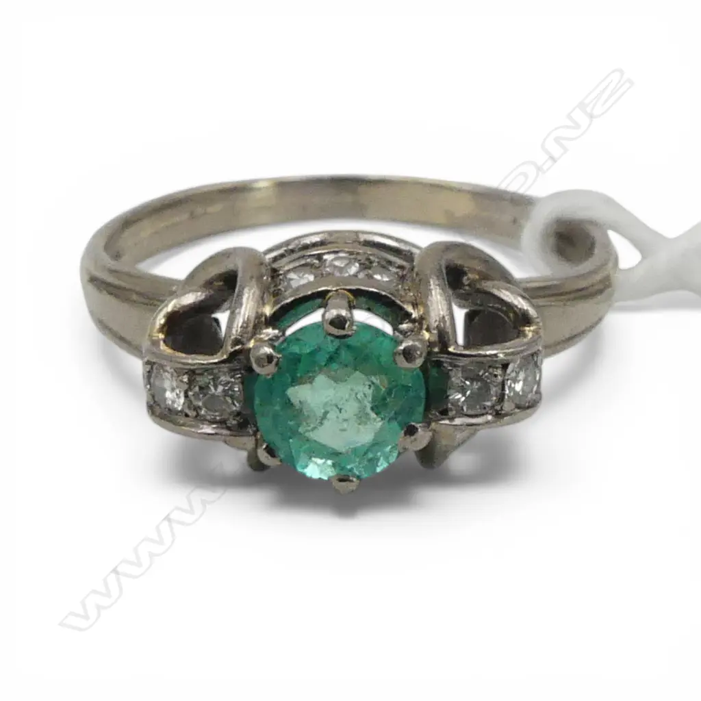 14CT W/GOLD EMERALD AND DIAMOND  DECO STYLE RING 3.54gms SIZE P1/2 Image 1++