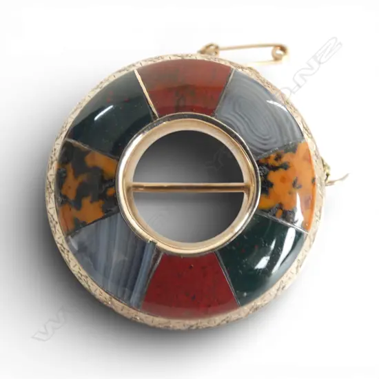 9ct GOLD & SECTIONAL AGATE SCOTTISH CIRCULAR BROOCH 13.8gms
