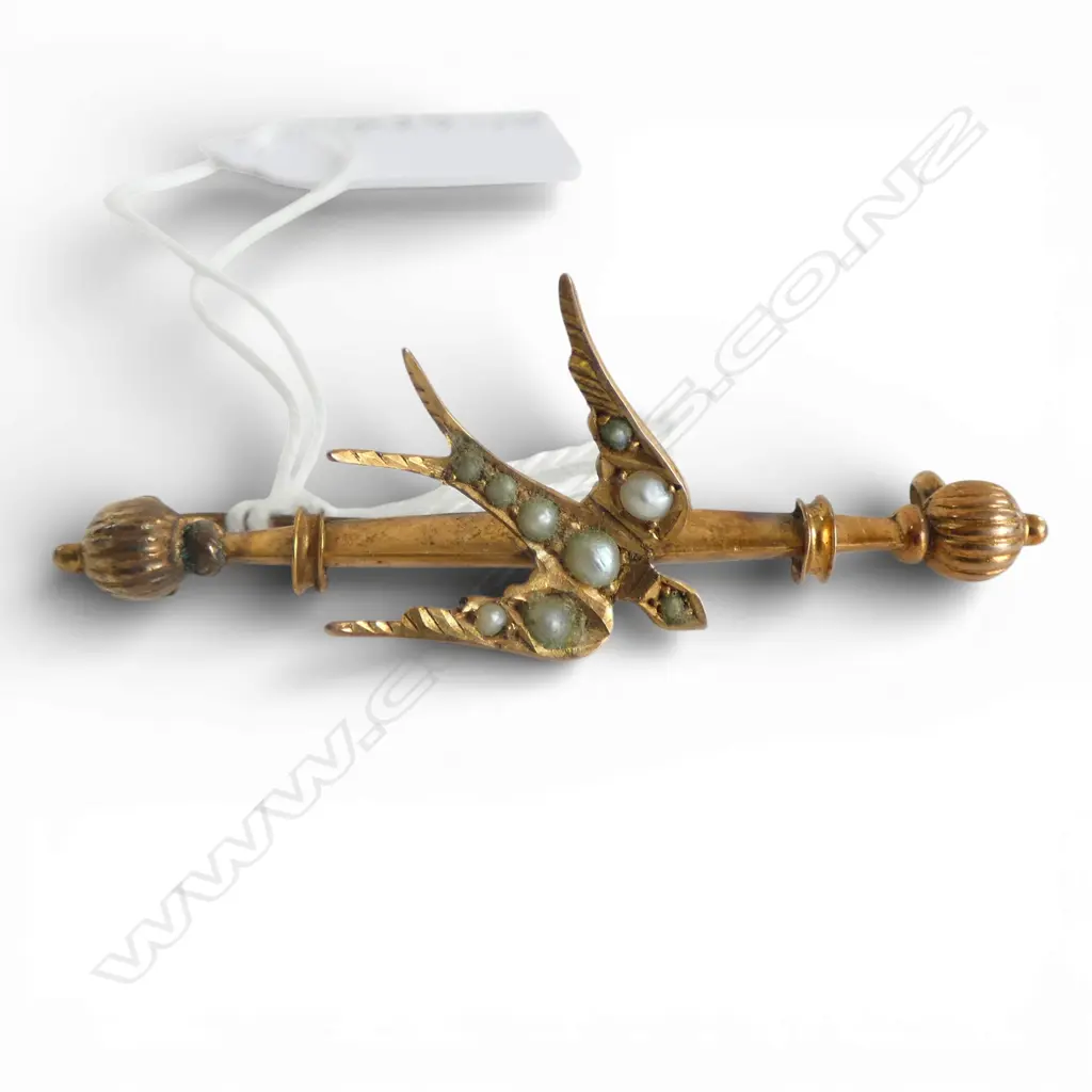 VICTORIAN GOLD SWALLOW BROOCH w SEED PEARLS, 2.61gm, metal bar Image 1++