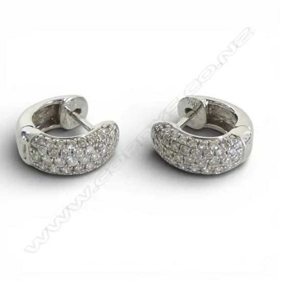 18ct WHT GOLD & DIAMOND HUGGIES 2.44gms