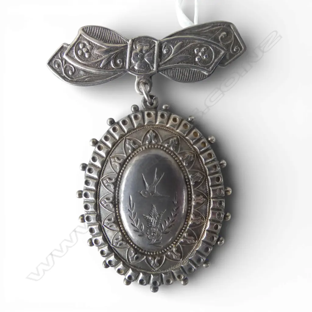 VICT S/SILVER LOCKET BROOCH 18GMS Image 1++