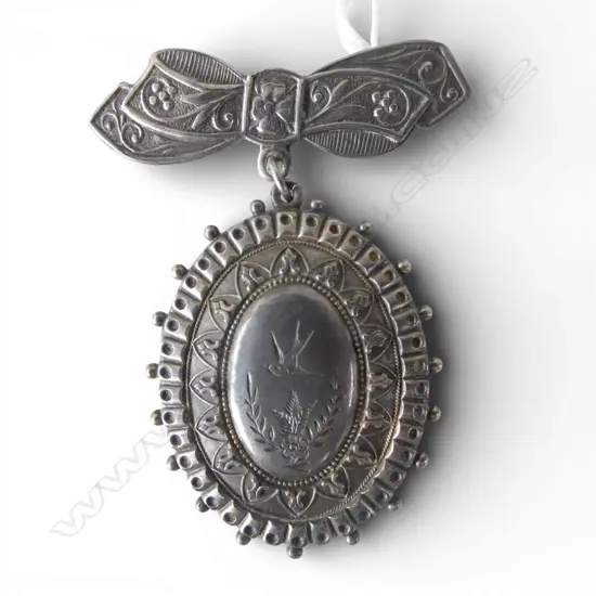 VICT S/SILVER LOCKET BROOCH 18GMS