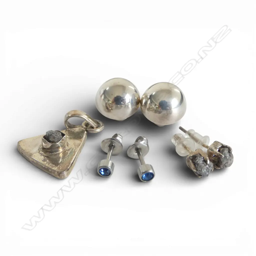 SET OF ROCK DIAMOND JEWELLERY (EARRINGS AND PENDANT), S/S 925 AND S/S BUTTON EAR CLIPS, S/S BLUE STONE EAR STUDS  Image 1++