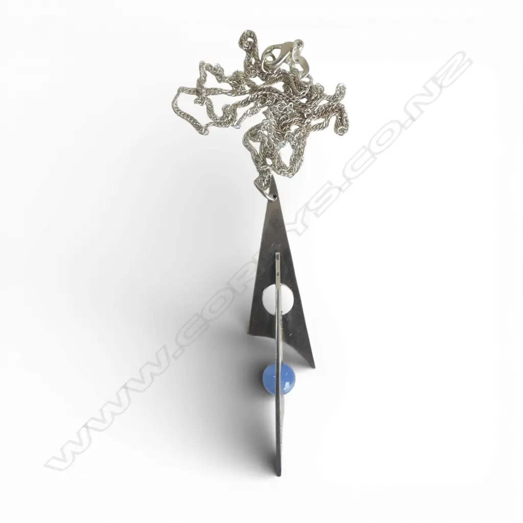 MODERNIST SILVER PENDANT, STAMPED 'KEA', L.60mm, ON STG SILVER CHAIN 7gms Image 1++