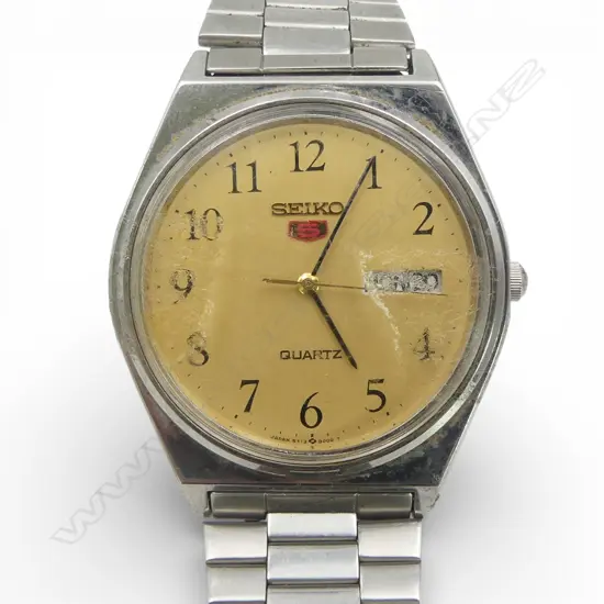 SEKIO DAY/DATE QUARTZ 5 WRISTWATCH