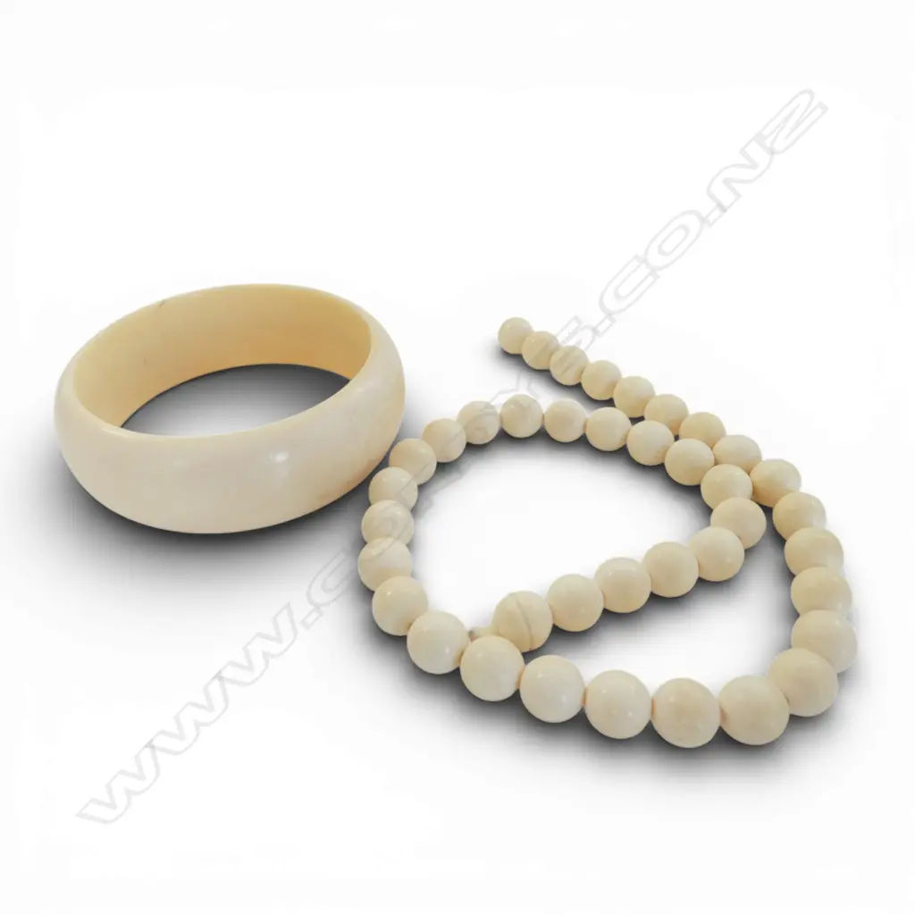 IVORY BANGLE AND BEAD NECKLACE Image 1++