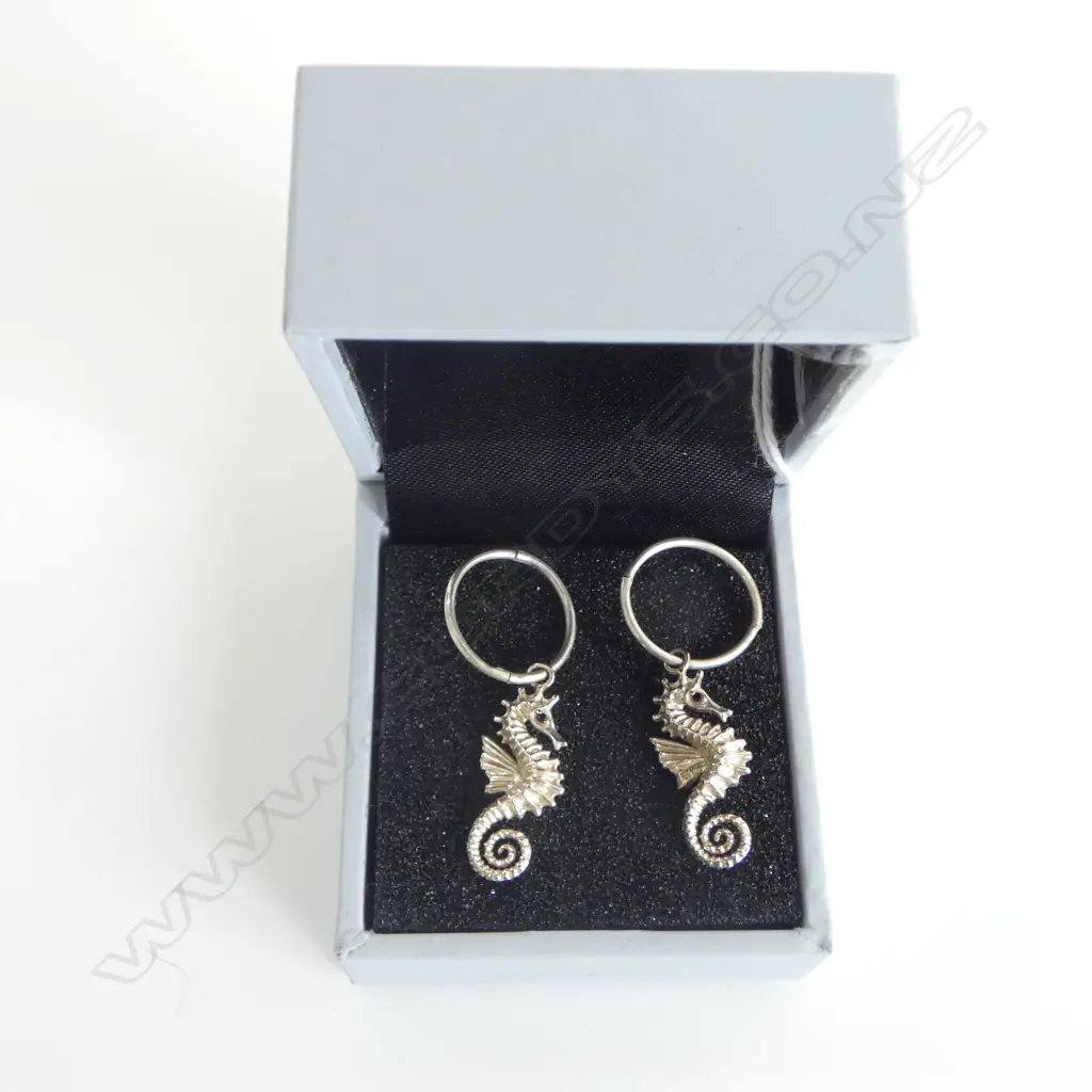 PR KAREN WALKER SILVER SEAHORSE EARRINGS in KW box Image 1++