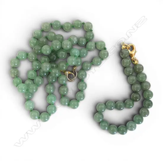 GREEN COLOURED GEMSTONE NECKLACE WITH MATCHING BRACELET