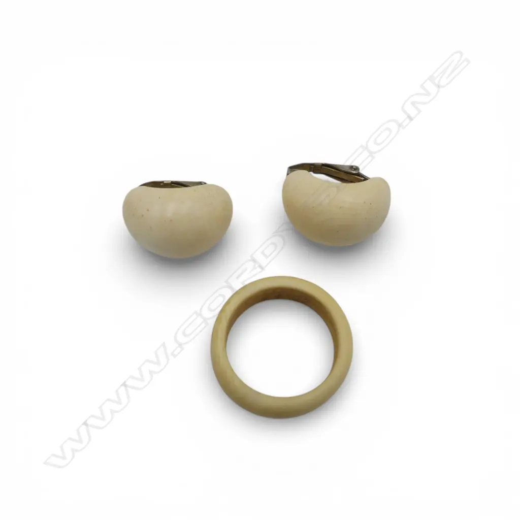 PR IVORY CLIP ON EARRINGS + IVORY RING  Image 1++