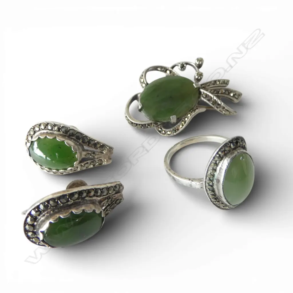 SUITE OF BROOCH RING & EARINGS S/SILVER MARQUISTE & NZ GREENSTONE JEWELLERY 19GMS Image 1++