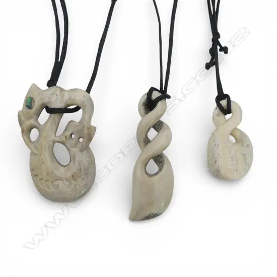 3 MAORI CARVED WHALEBONE PENDANTS: MANAIA L.140mm + 2 of scrolling form