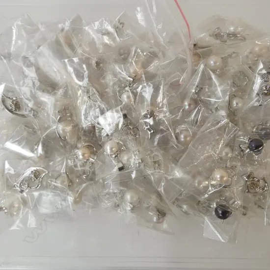 LRG QTY PLATED PEARL PENDANTS, NEW OLD STOCK