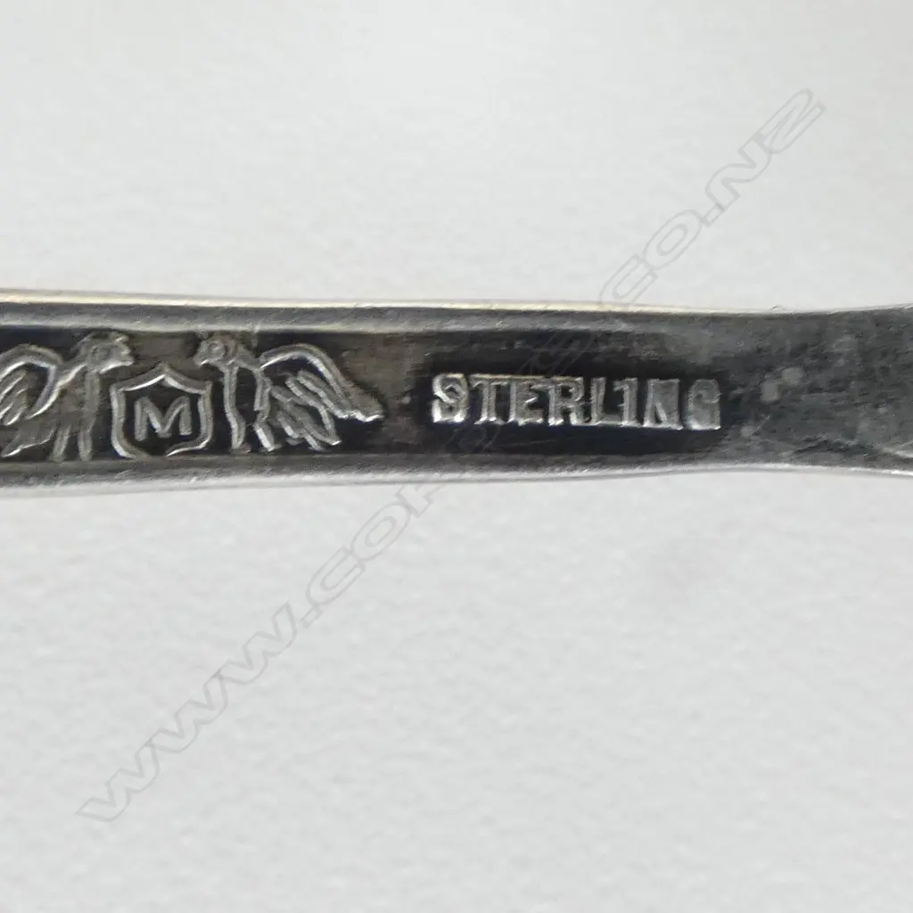 BAKER MANCHESTER STG SILVER PIERCED HEART FORM BONBON SERVER 17gms Image 1++