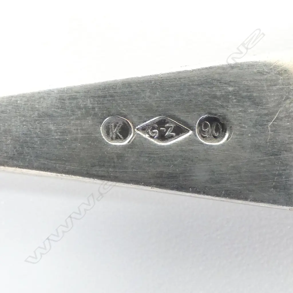 .900 SILVER TEA CADDY SPOON 19gms Image 1++