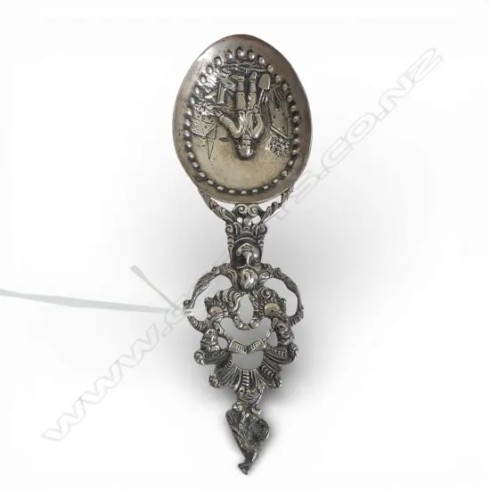 DUTCH SILVER FIGURAL TEA CADDY SPOON, 33gms