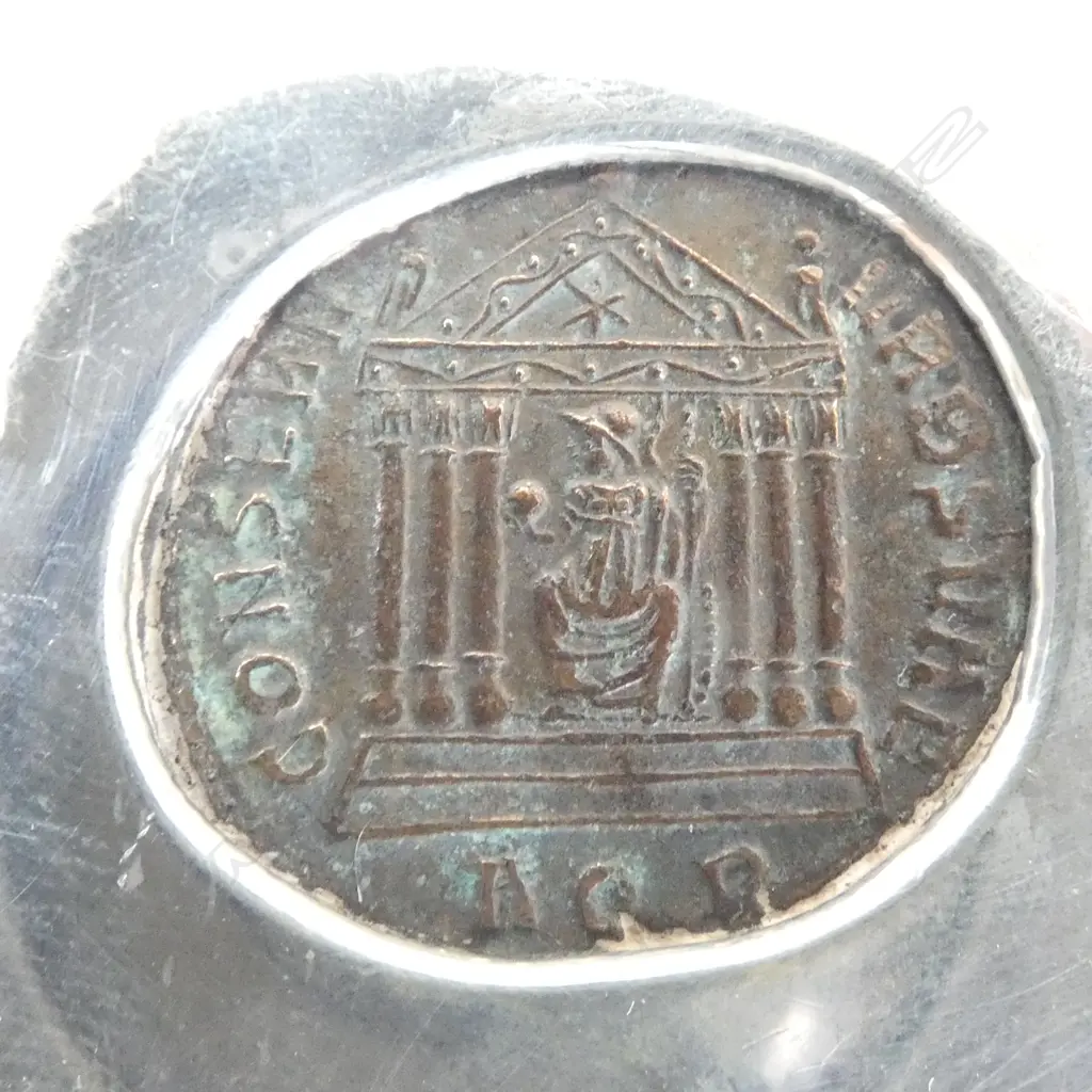 BULGARI 950 SILVER DISH INSET WITH ANCIENT COIN, TOGETHER WITH SMALL SILVER DISH WITH STAR ENGRAVING Image 1++