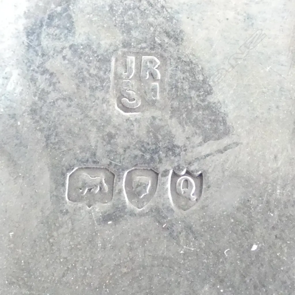 SILVER LIDDED BOX, LONDON 1891, 15.24gm & SILVER TIPPED GLASS SCENT BOTTLE Image 1++