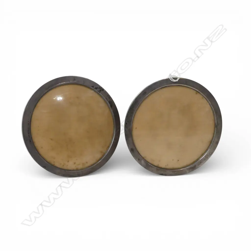 PR S/SILVER CIRCULAR PHOTO FRAMES DIA 150MM STRUTS BROKEN ON THE BACK Image 1++