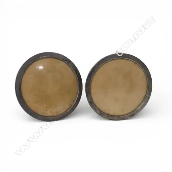 PR S/SILVER CIRCULAR PHOTO FRAMES DIA 150MM STRUTS BROKEN ON THE BACK