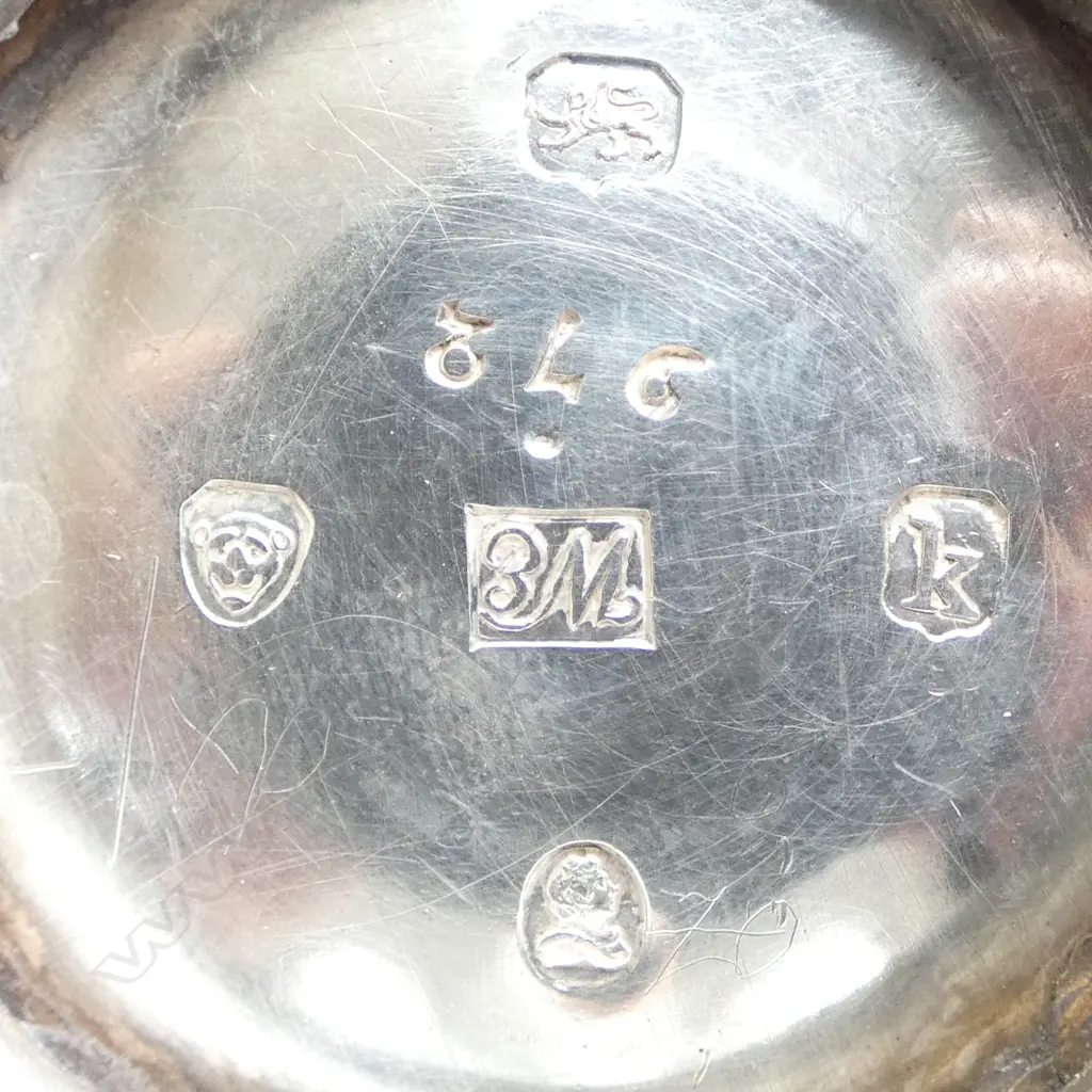 STG FLUTED TEA POT, PEDESTAL BASE, LONDON 1825, 693 gms,  H.160mm Image 1++