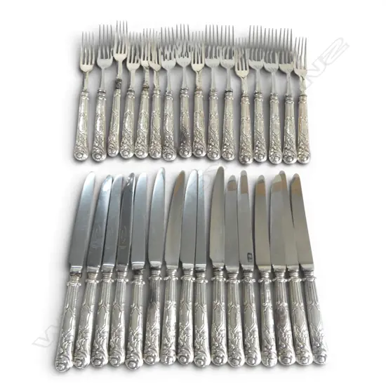 VICTORIAN CUTLERY SET - 16 KNIVES 16 FORKS S/S HANDLES OVER METAL BASE