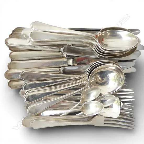 WALKER & HALL SHEFFIELD S/PLATE ST. JAMES PATTERN CUTLERY 6 PLACE SETTING