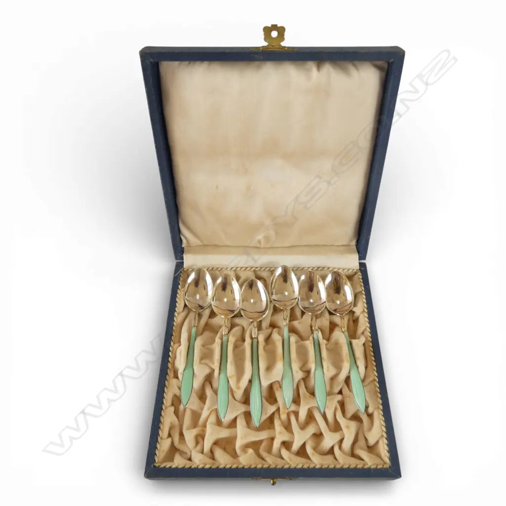 BOXED SET OF SILVER GILT AND GUILLOCHE ENAMEL COFFEE SPOONS  Image 1++