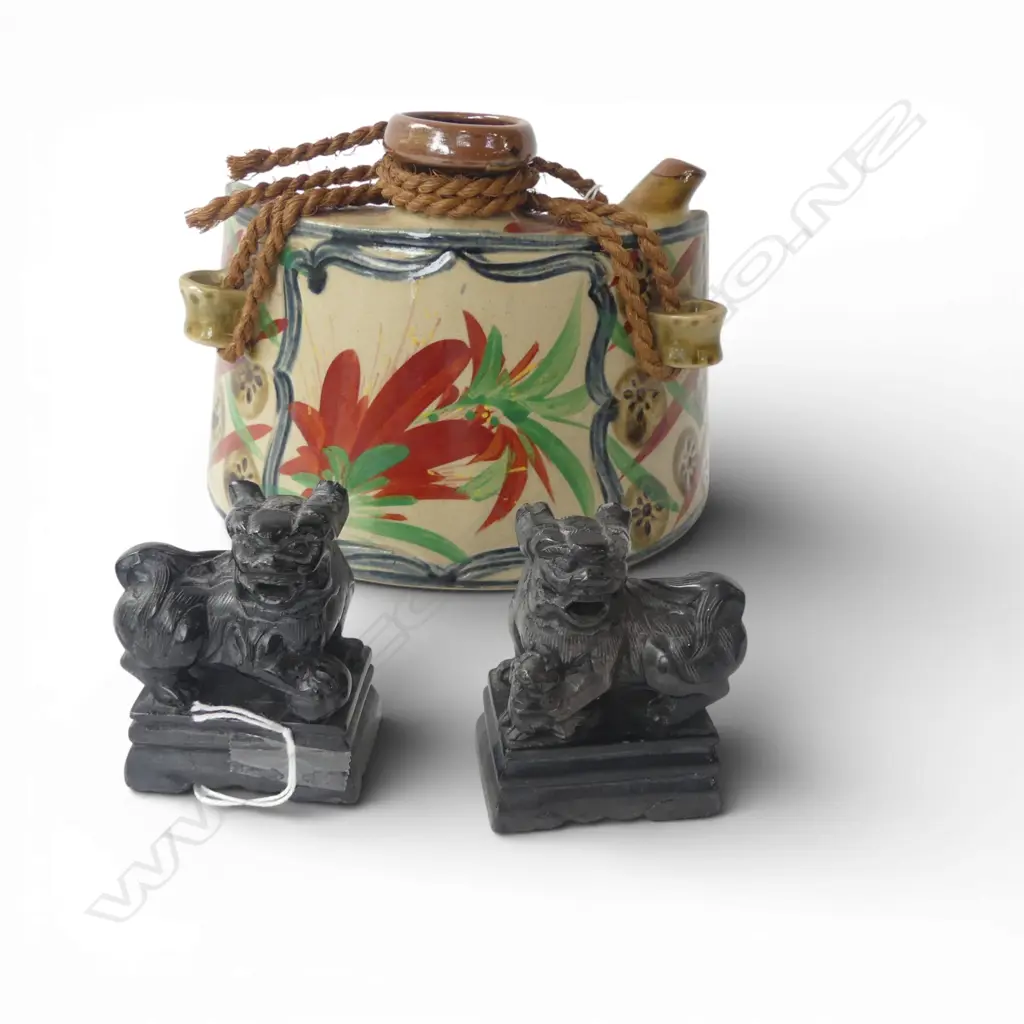 ORIENTAL JUG + PR TEMPLE DOGS H.75mm Image 1++