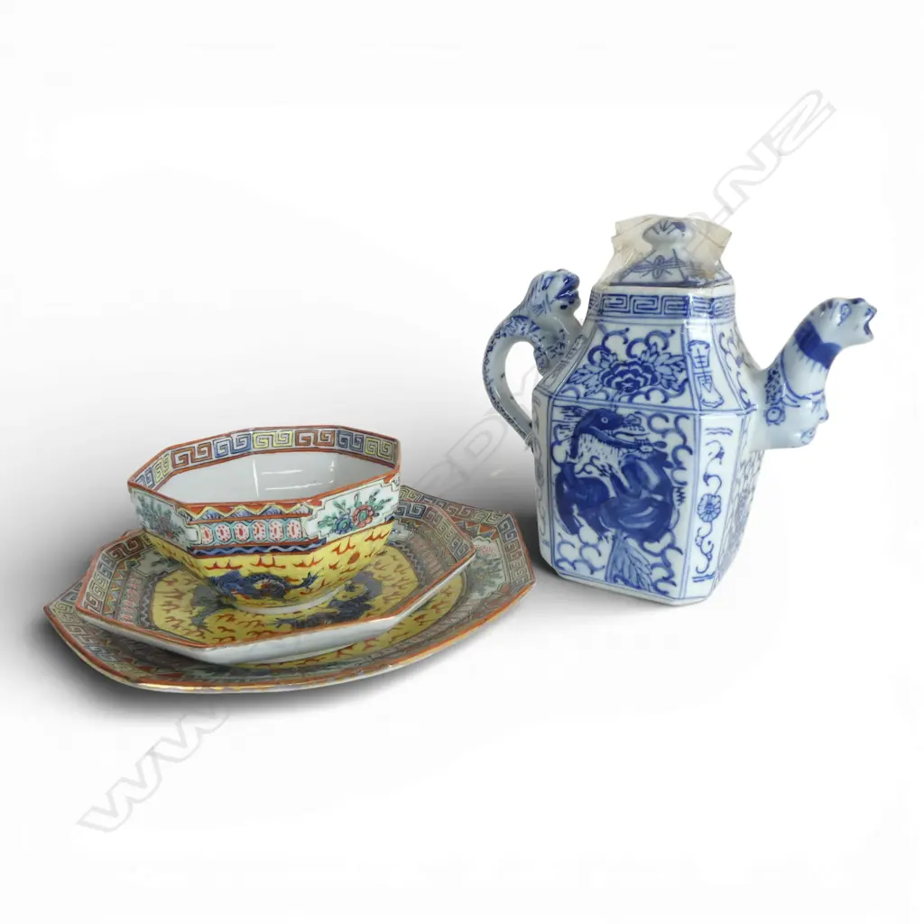 CHINESE FAMILE ROSE TRIO + B/W TEAPOT Image 1++