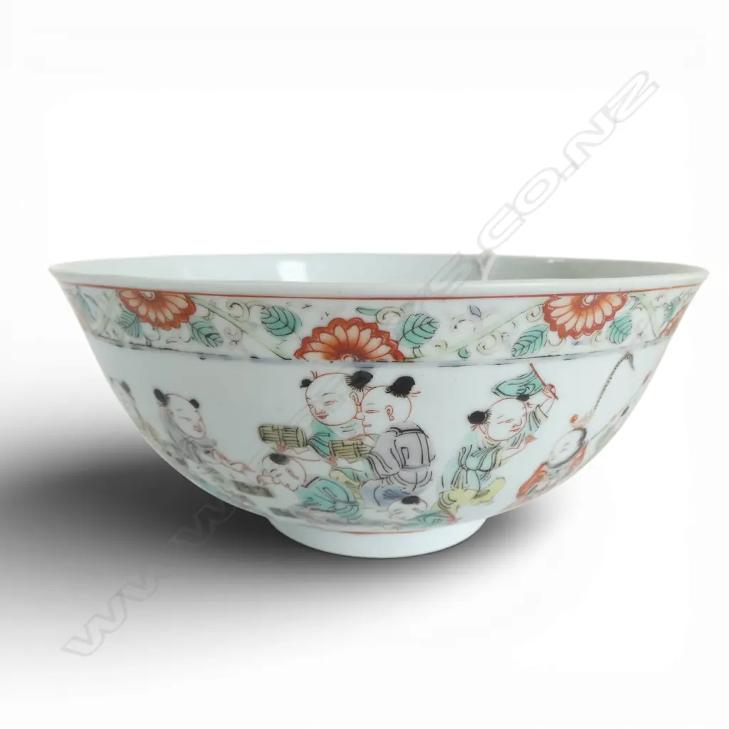 AN OLD CHINESE PORCELAIN FAMILLE VERTE BOWL multi figure decorated.Red character marks to base. Dia.185mm hairline crack Image 1++