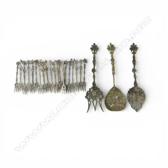 ASST. BRASS / METAL CUTLERY 