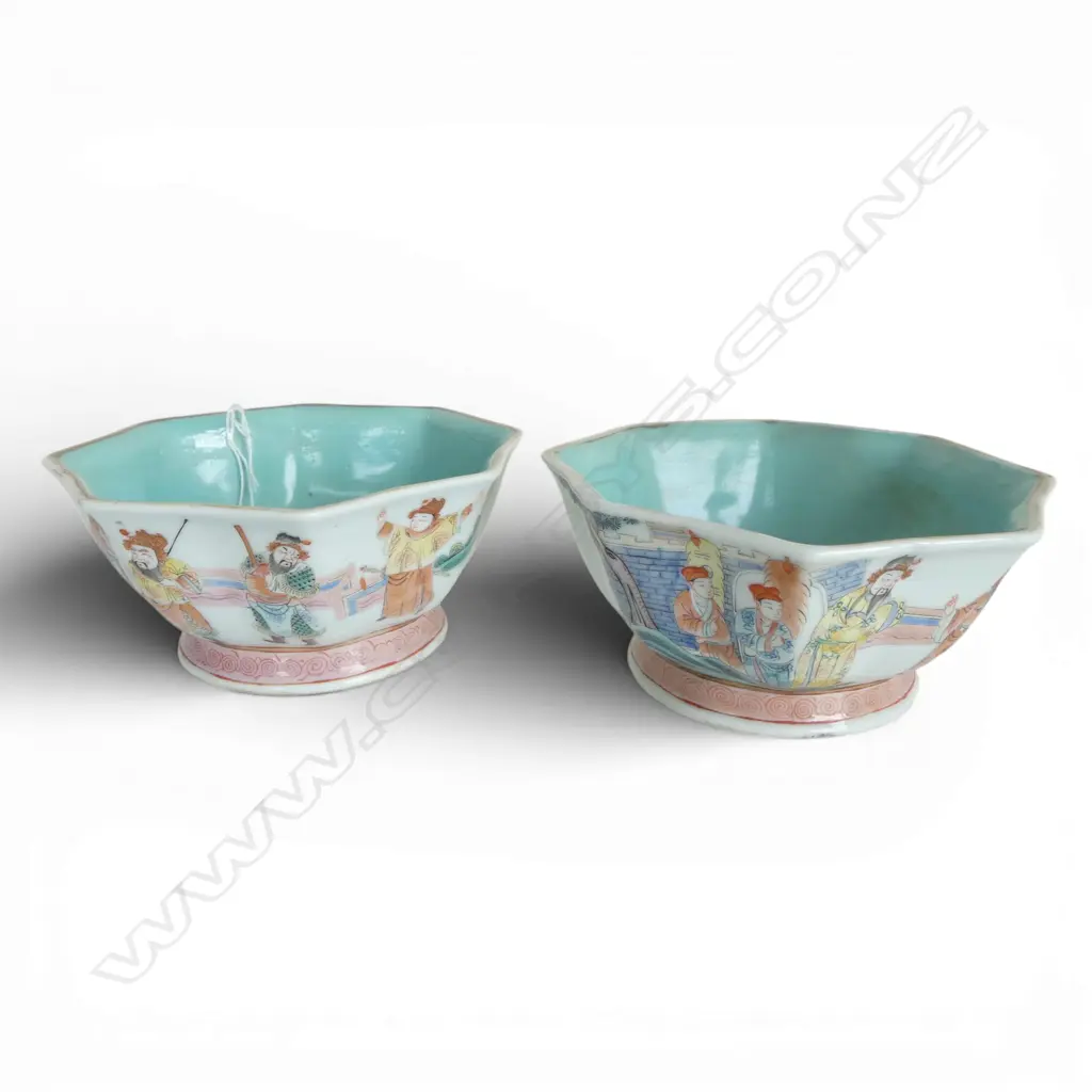 PR OF OLD CHINESE FAMILLE ROSE OCTAGONAL DISHES turquoise blue interior & foot. Red Character marks to base. Dia.160mm. Image 1++