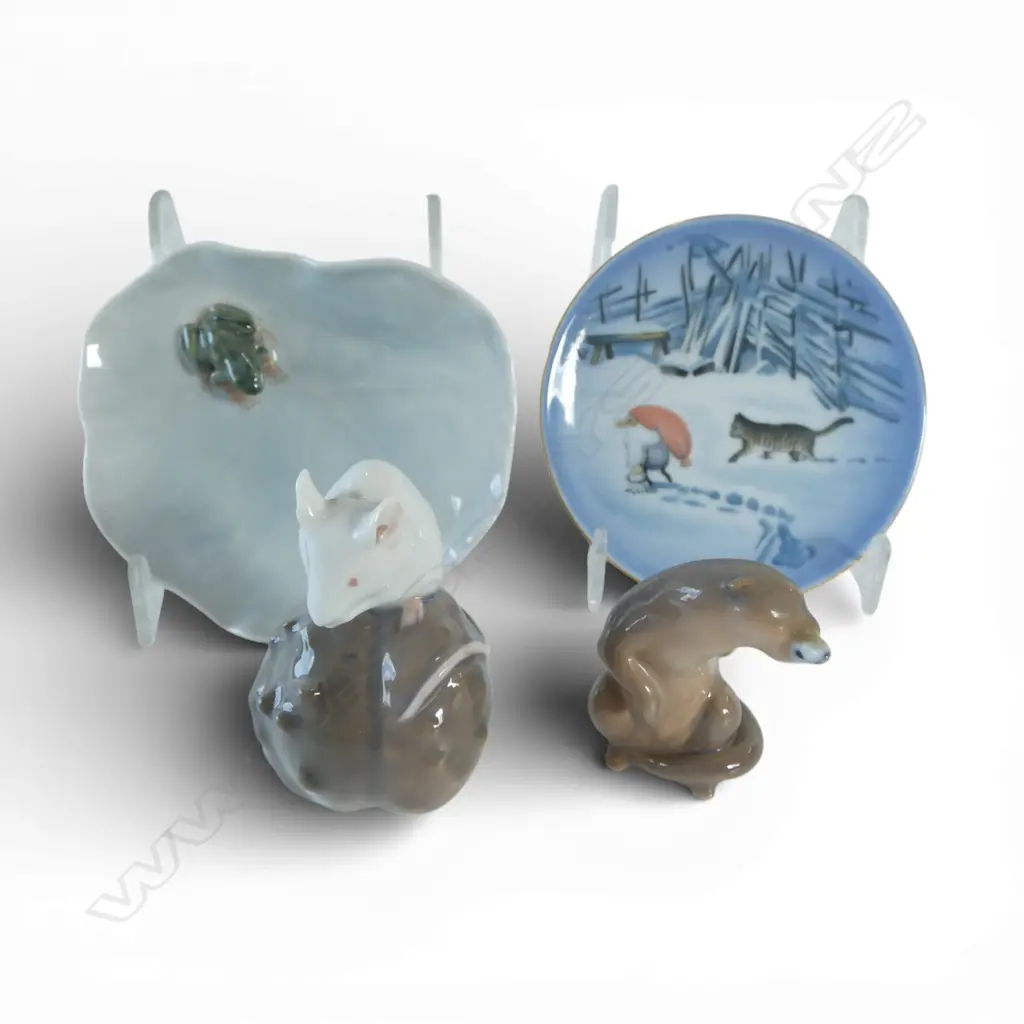 4 PCS ROYAL COPENHAGEN DENMARK, 2 SML DISHES, MOUSE FIGURINE & SEAL Image 1++