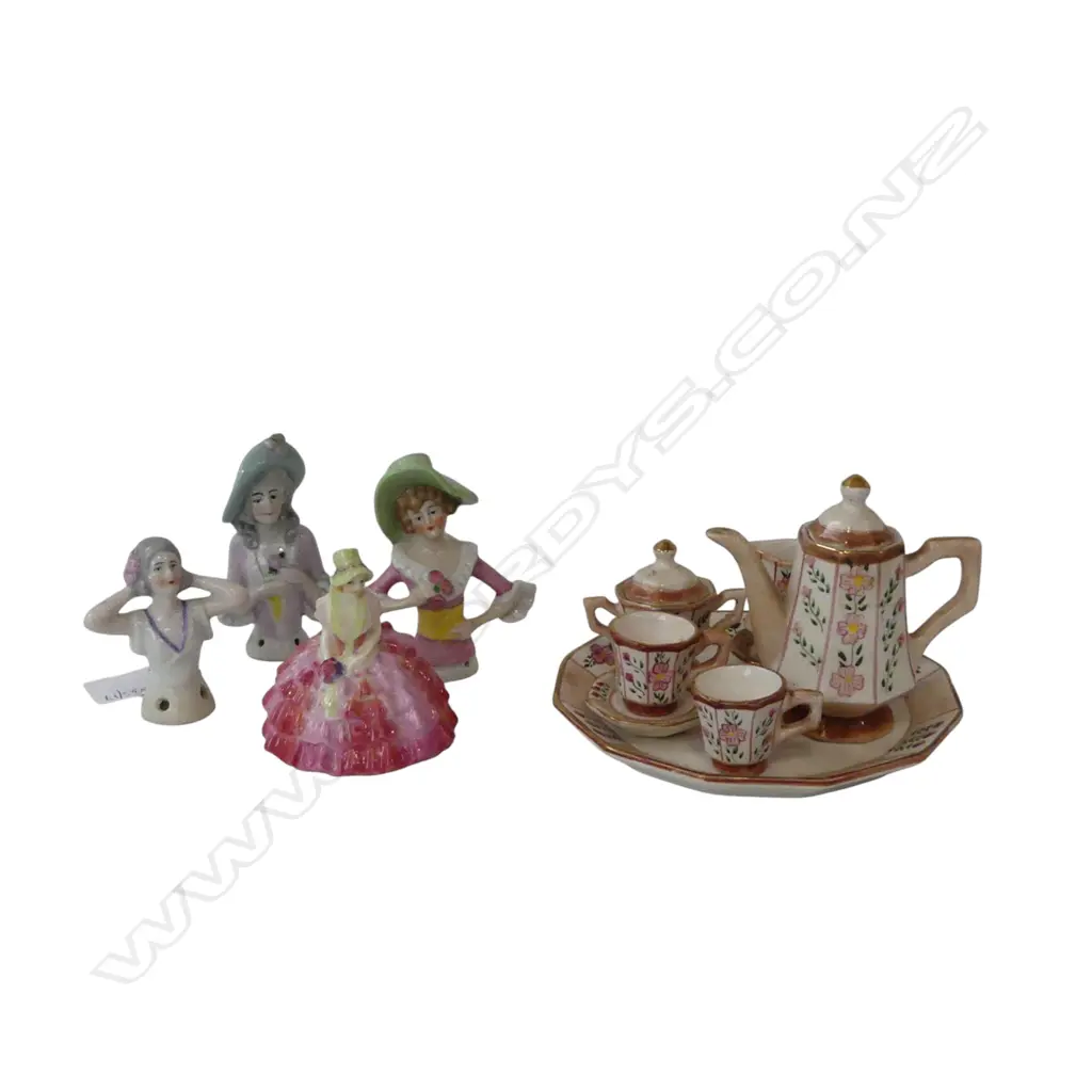 6 PCE CHILDS TEA SET, 3 HALF DOLLS AF, ROYAL DOULTON 'CHLOE' H.70mm Image 1++