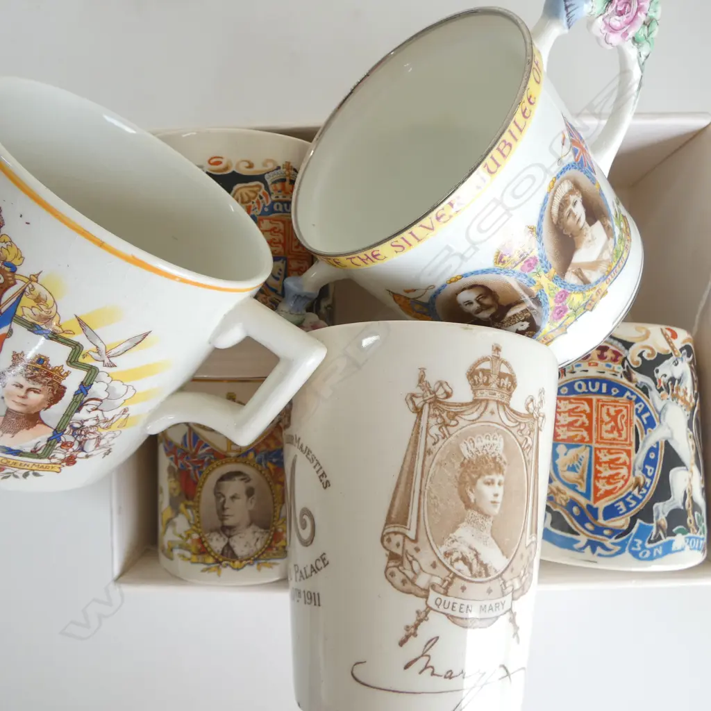 2 LAURA KNIGHT CORONATION MUGS & 4 OTHERS Image 1++