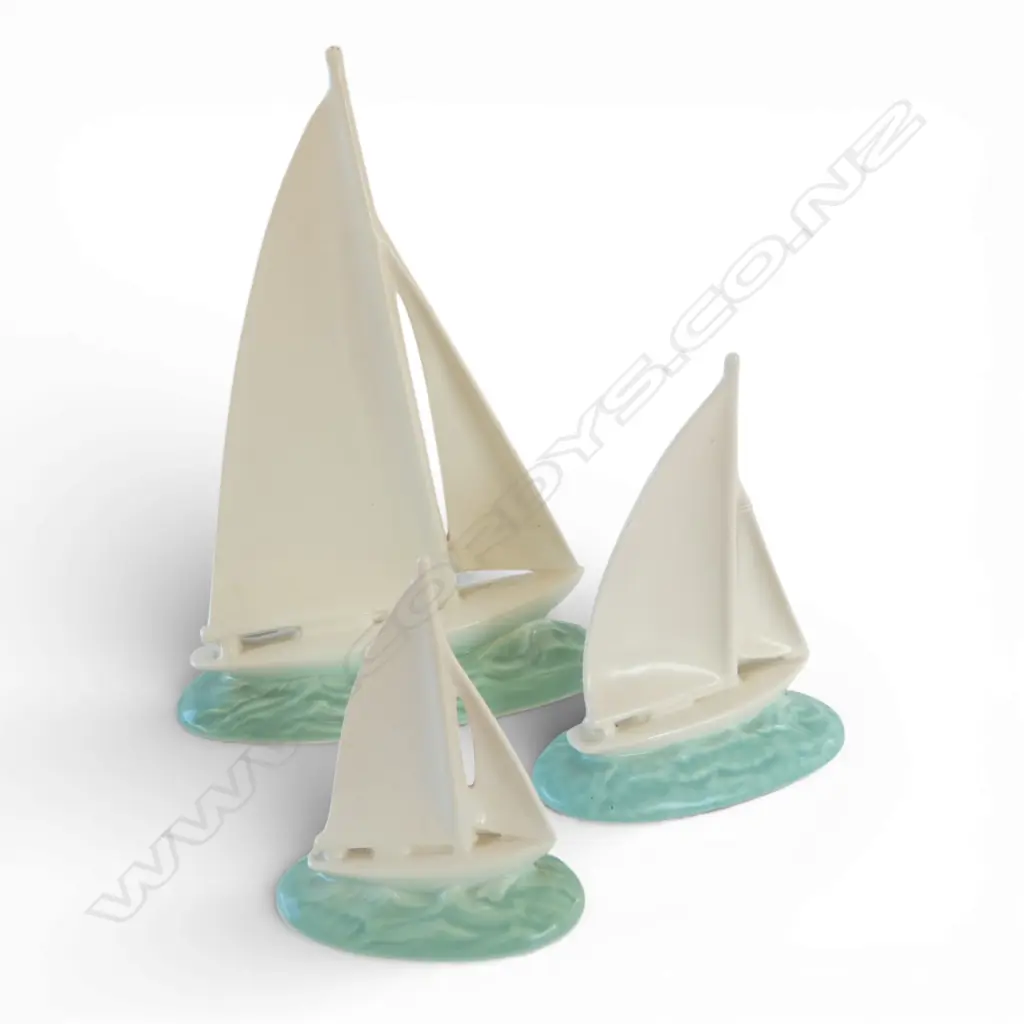3 GRADUATED ART DECO POOLE POTTERY SAILING YACHT WALL HANGINGS, No.814 1 & 2 + No.914 3 H.255mm Image 1++