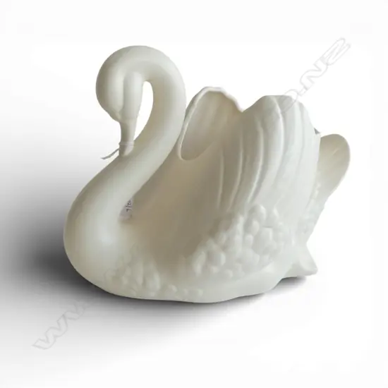 CROWN LYNN LARGE SIZE WHITE SWAN H220MM